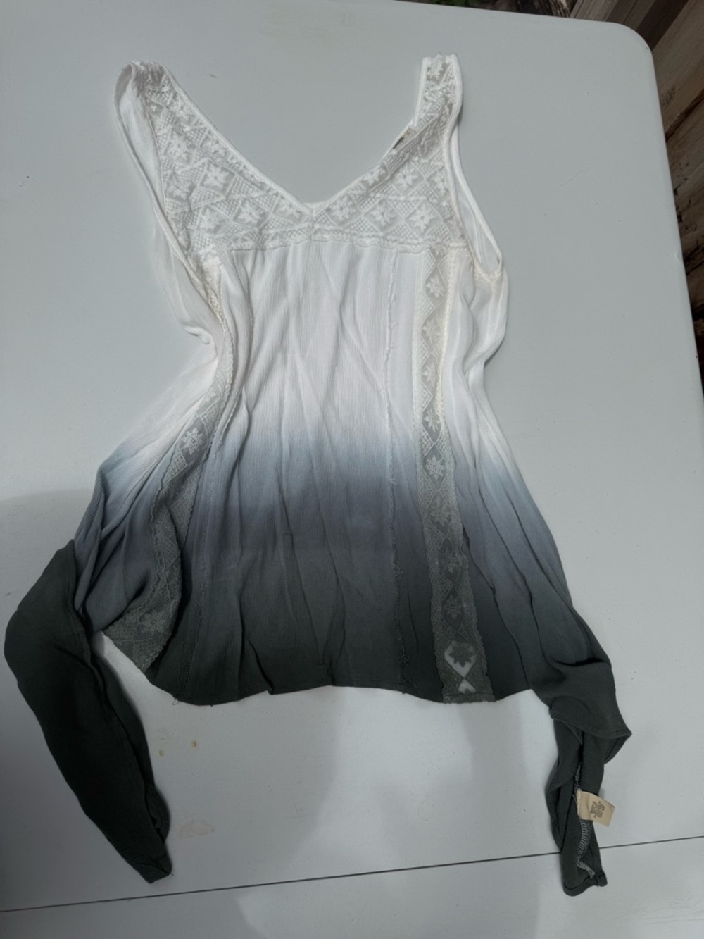 gimmicks White to Gray ombrè Lace-Trim Tank Top , Size L